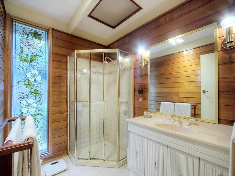 18 Snowdon Drive, Cheltenham VIC 3192