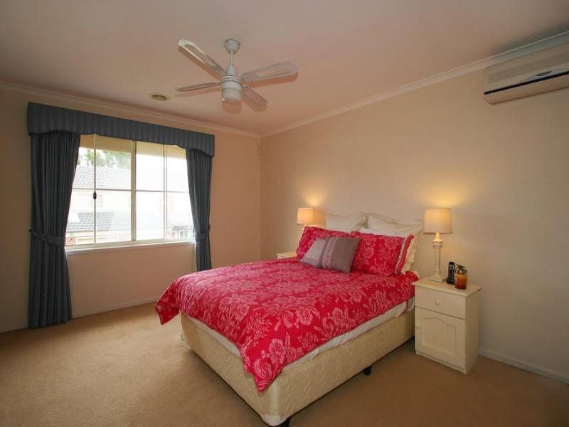 4 Kingsland Close, Dingley Village VIC 3172