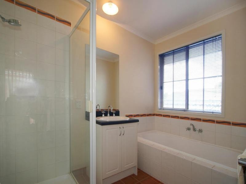 4 Kingsland Close, Dingley Village VIC 3172