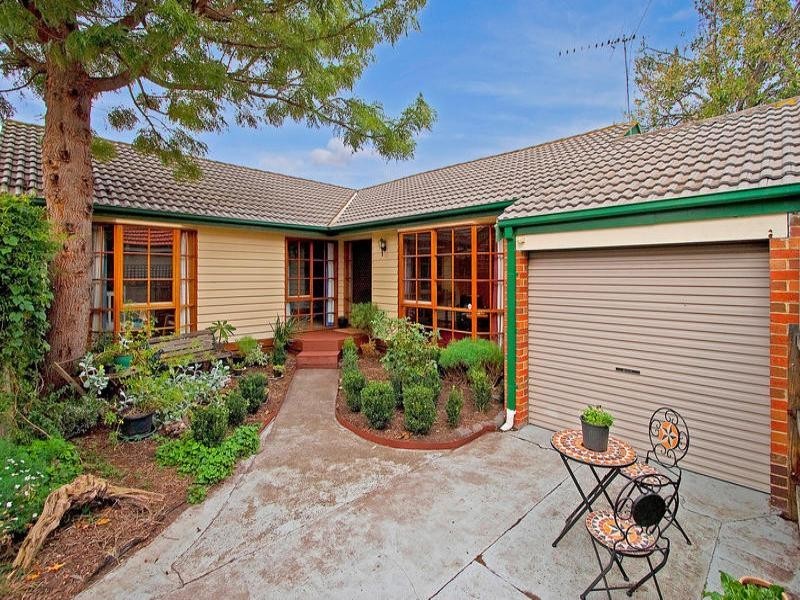 6B Stuart Avenue, Cheltenham VIC 3192