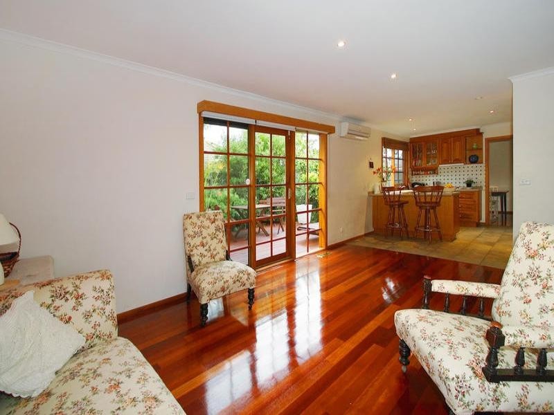 6B Stuart Avenue, Cheltenham VIC 3192