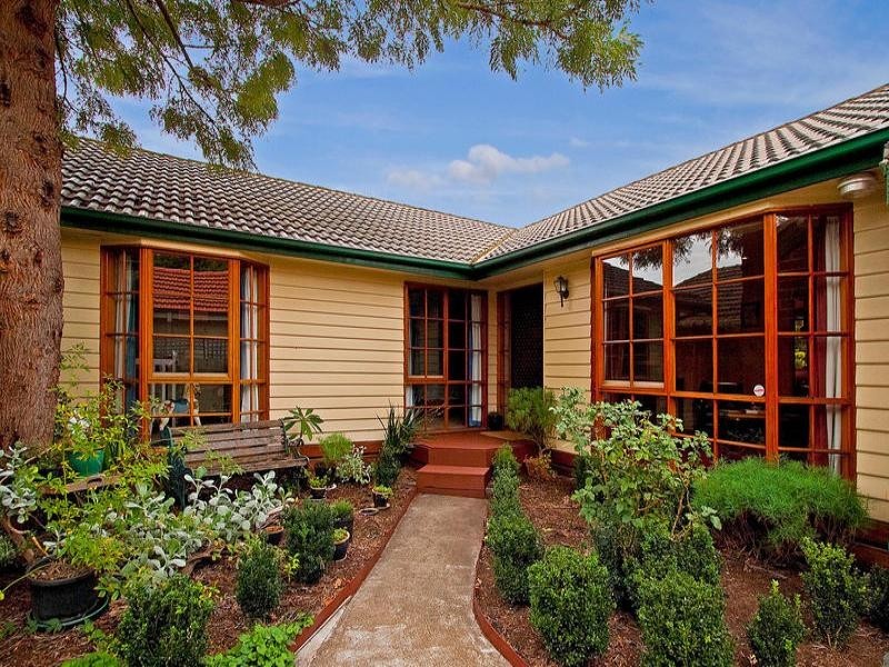 6B Stuart Avenue, Cheltenham VIC 3192