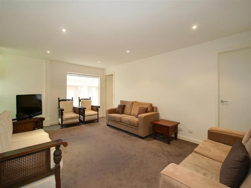 2/3 Evergreen Circuit, Cheltenham VIC 3192