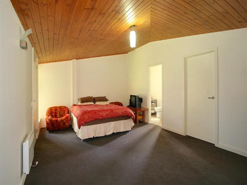 2/3 Evergreen Circuit, Cheltenham VIC 3192