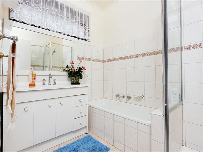 4/90-92 Chesterville Road, Cheltenham VIC 3192