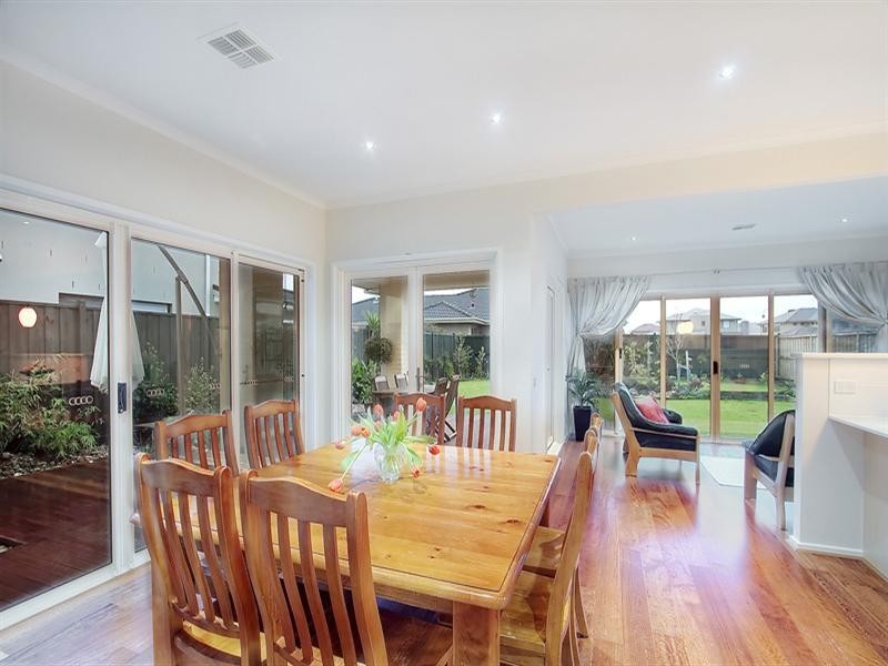 35 Deepwater Drive, Waterways VIC 3195