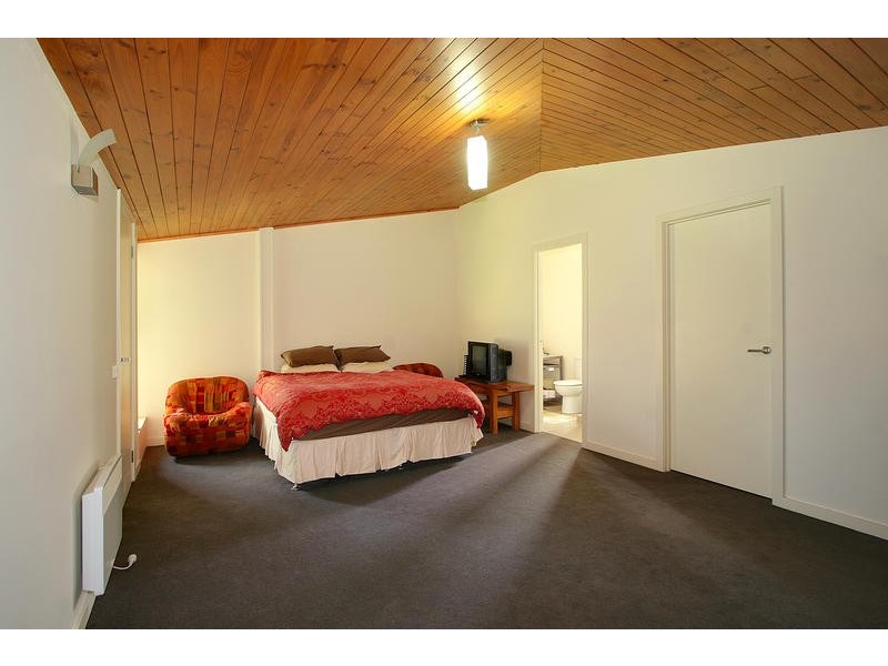 2/3 Evergreen Circuit, Cheltenham VIC 3192