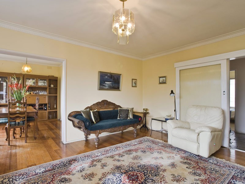 19 Rosewarne Avenue, Cheltenham VIC 3192