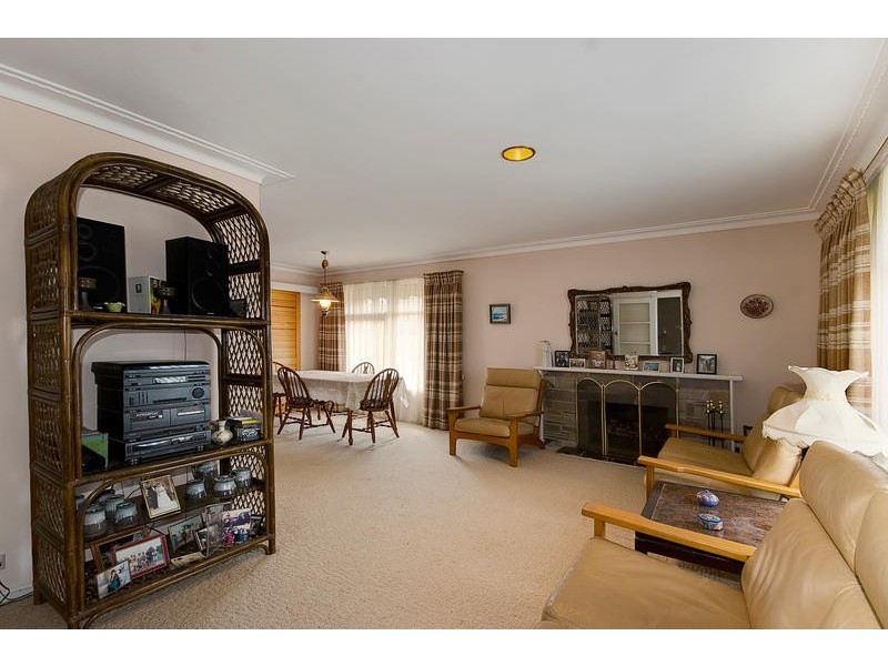5 Tenham Grove, Cheltenham VIC 3192