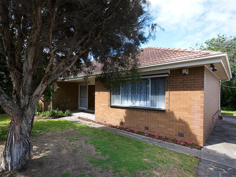 6 Brett Court, Cheltenham VIC 3192
