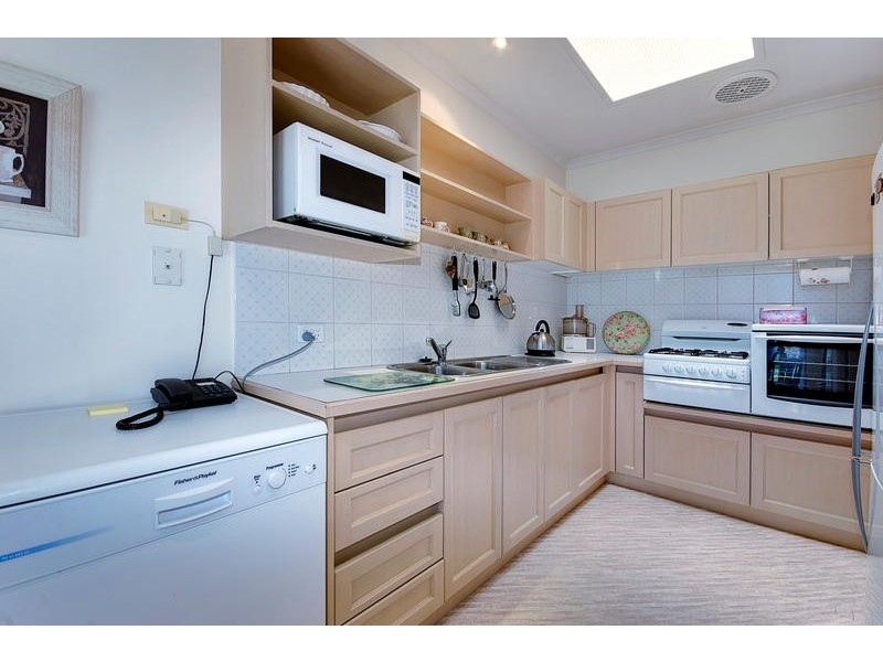 76/62-76 Cavangh Street, Cheltenham VIC 3192