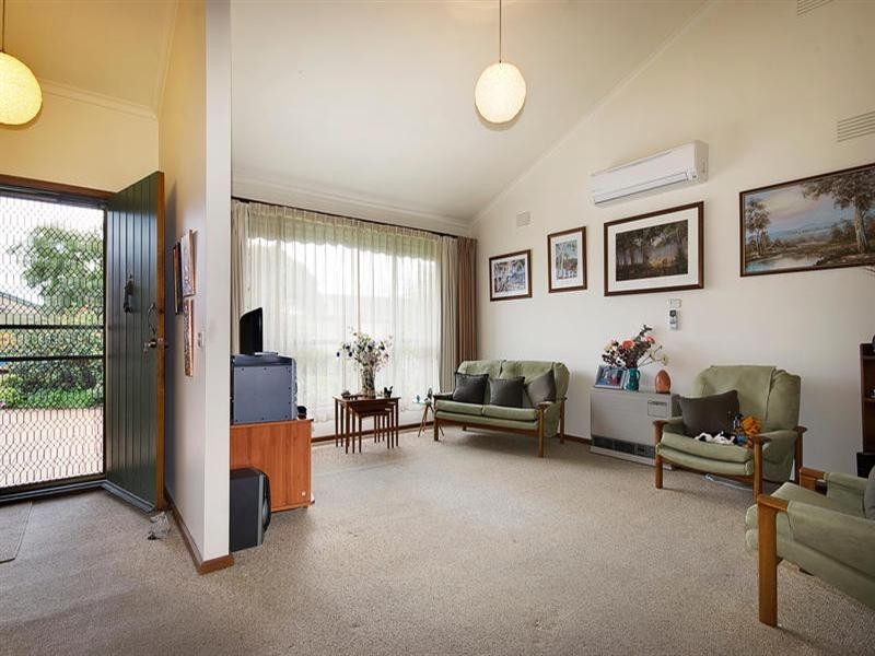 11 Woodland Drive, Cheltenham VIC 3192