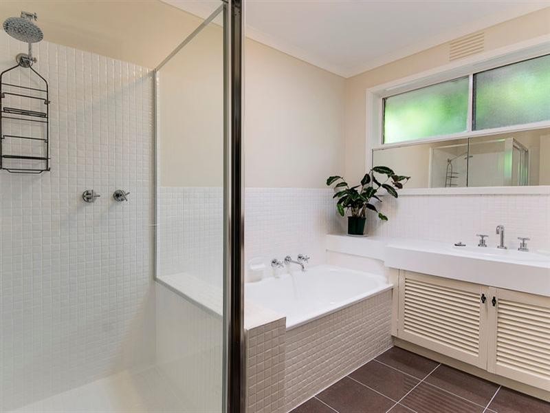 23 Allnutt Parade, Cheltenham VIC 3192