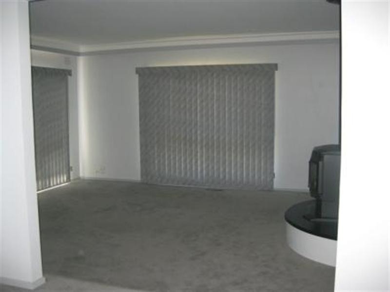 72 Village Drive, Dingley Village VIC 3172