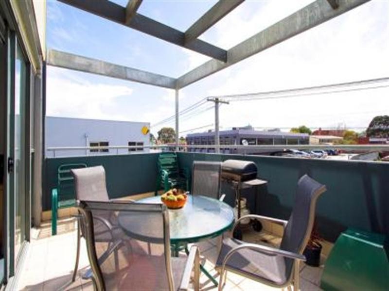 1/10 Park Road, Cheltenham VIC 3192