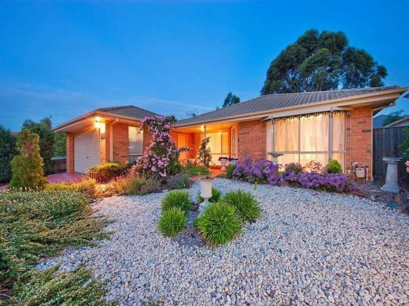 8 Tintern Grove, Cheltenham VIC 3192