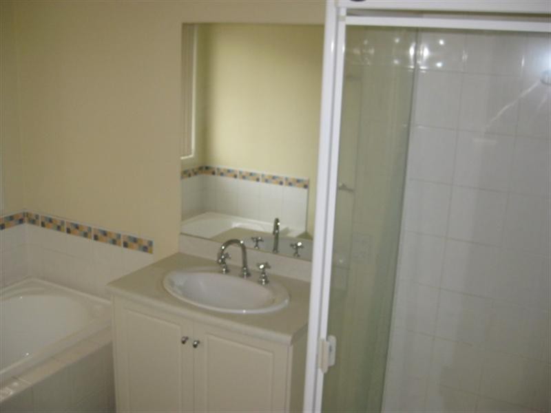 14 Kingsland Close, Dingley Village VIC 3172