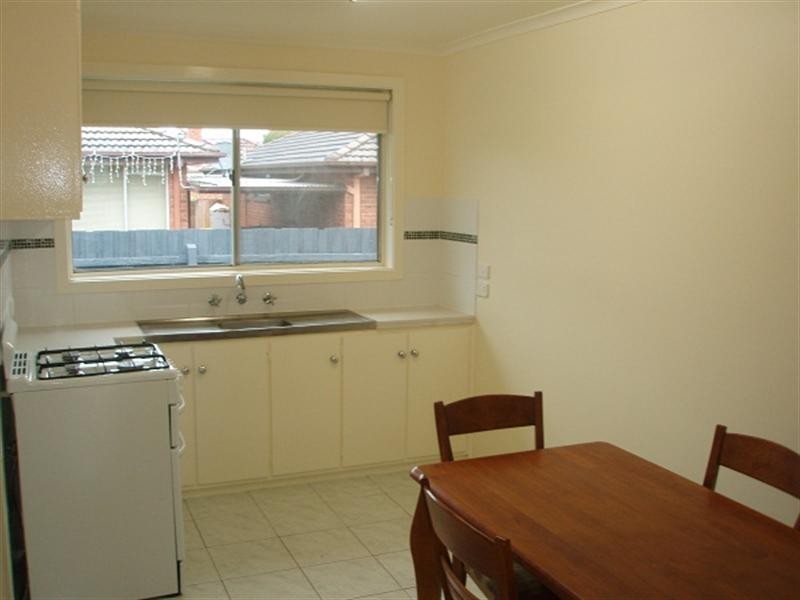 2/258 Warrigal Road, Cheltenham VIC 3192