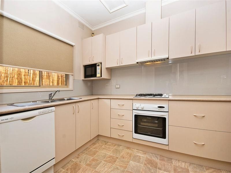 9 Bernard Street, Cheltenham VIC 3192