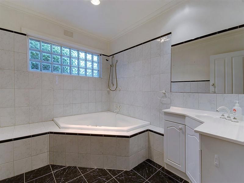 24 Lorna Street, Cheltenham VIC 3192