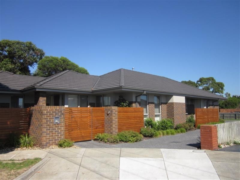 4 Wade Court, Cheltenham VIC 3192