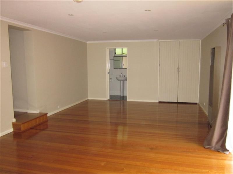 4 Forest Park Road, Dingley Village VIC 3172