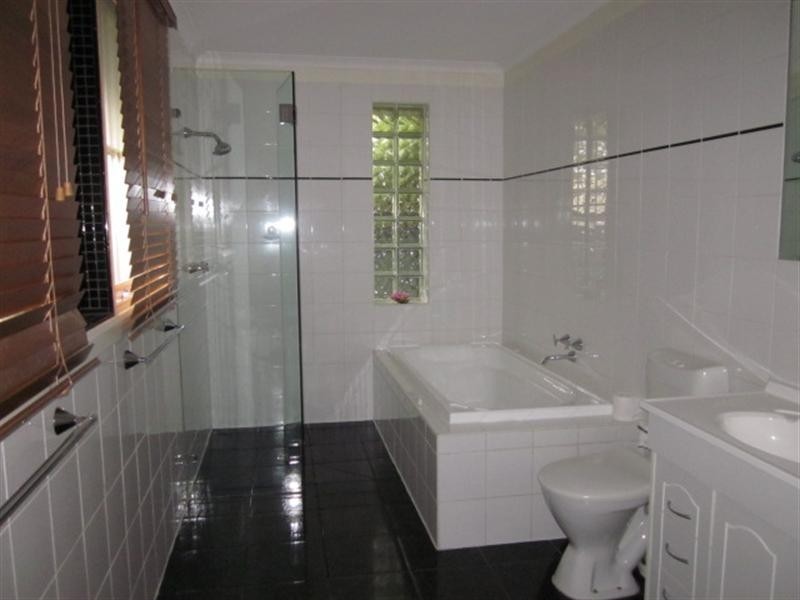 4 Forest Park Road, Dingley Village VIC 3172