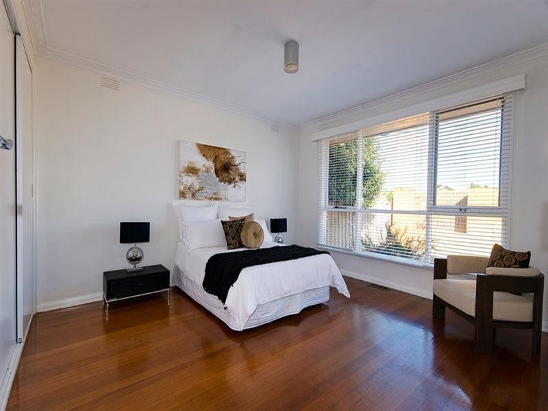 350 Warrigal Road, Cheltenham VIC 3192