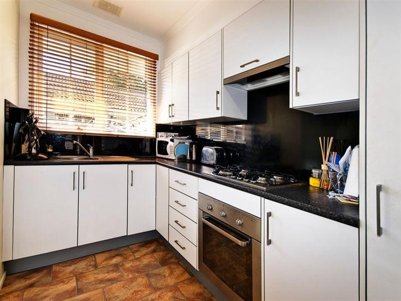 2/202 Warrigal Road, Cheltenham VIC 3192