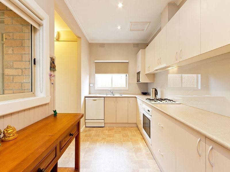 9 Bernard Street, Cheltenham VIC 3192