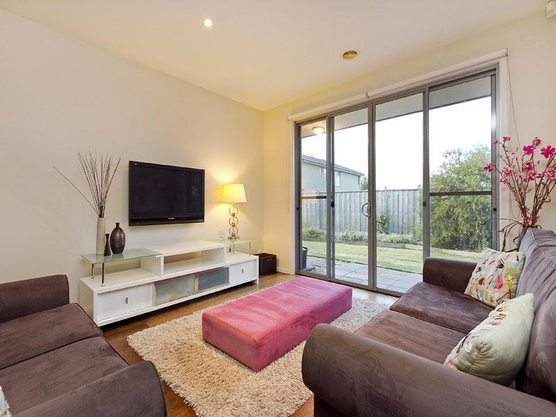 15 Island Point Avenue, Waterways VIC 3195