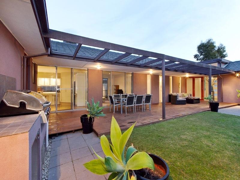 15 Island Point Avenue, Waterways VIC 3195