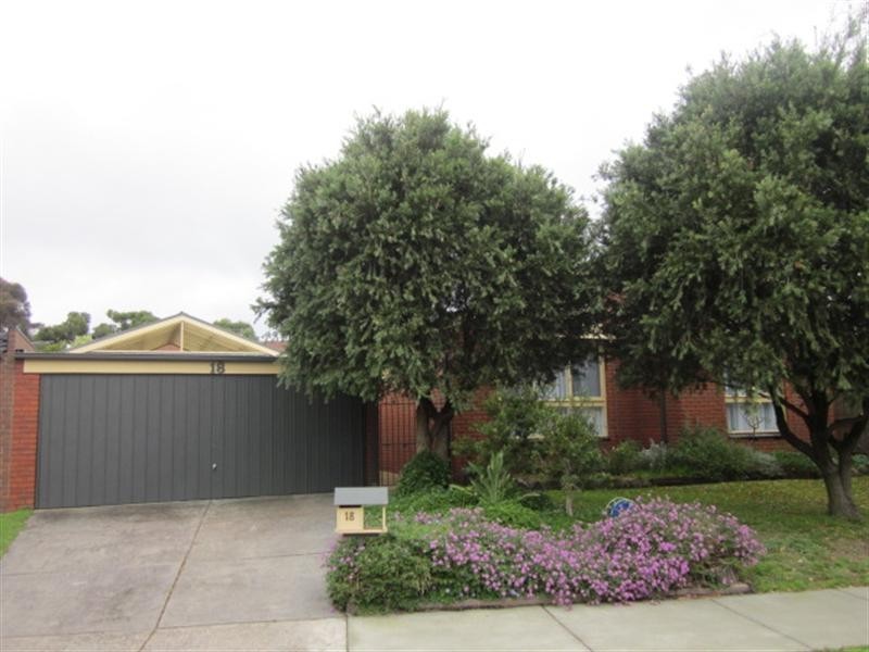 18 Greenwood Close, Dingley Village VIC 3172