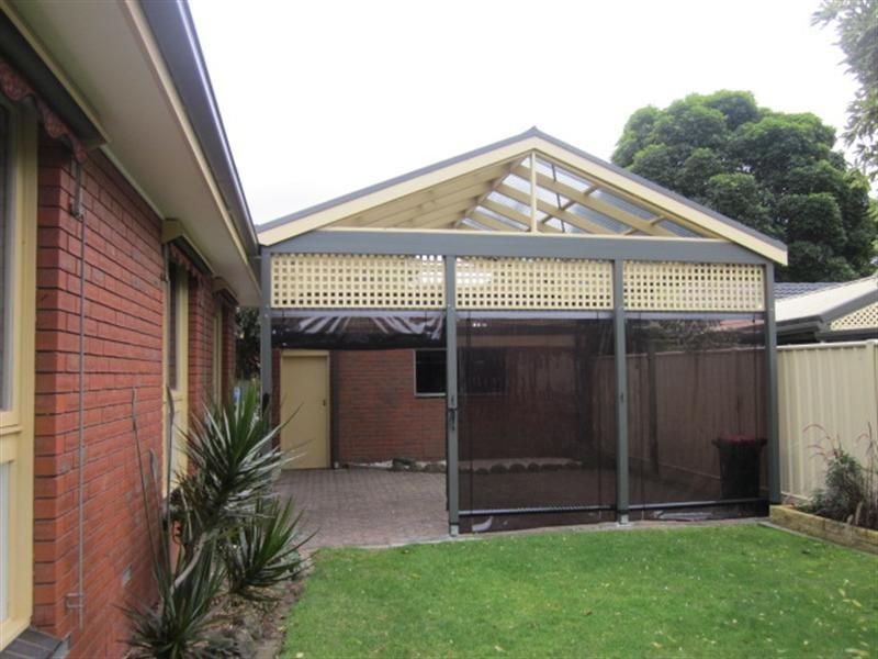 18 Greenwood Close, Dingley Village VIC 3172