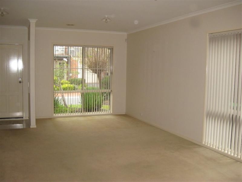 6 Kingsland Close, Dingley Village VIC 3172