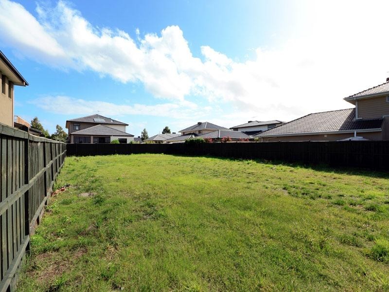 11 Fountain Court, Waterways VIC 3195