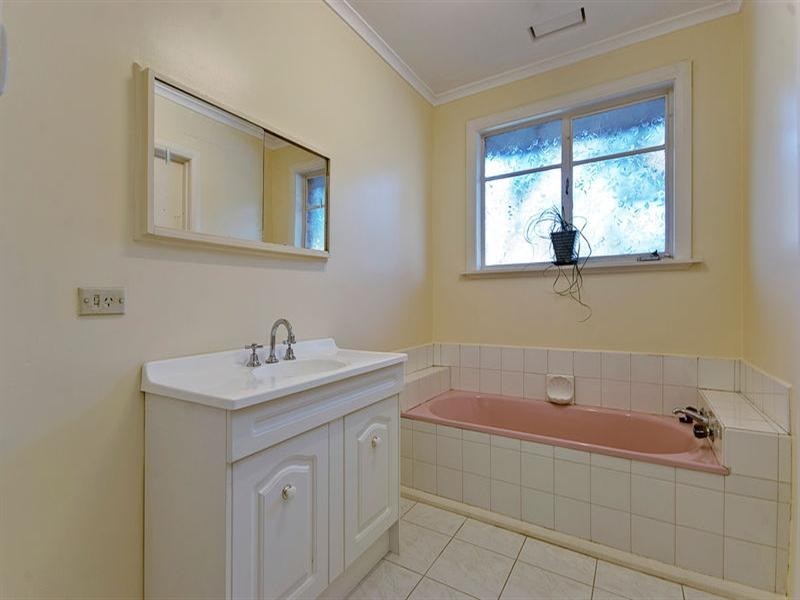 1 Avalon Court, Cheltenham VIC 3192