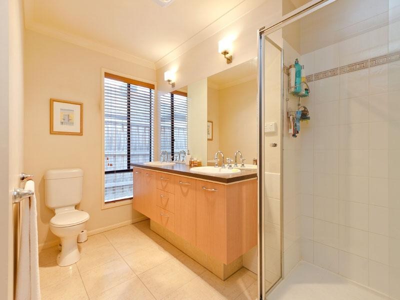 3 Serpentine Court, Waterways VIC 3195