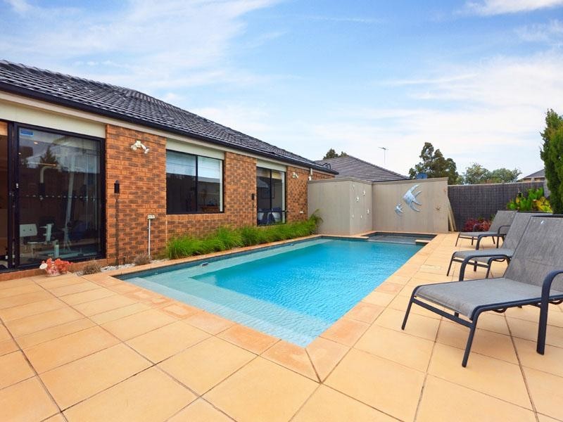 3 Serpentine Court, Waterways VIC 3195