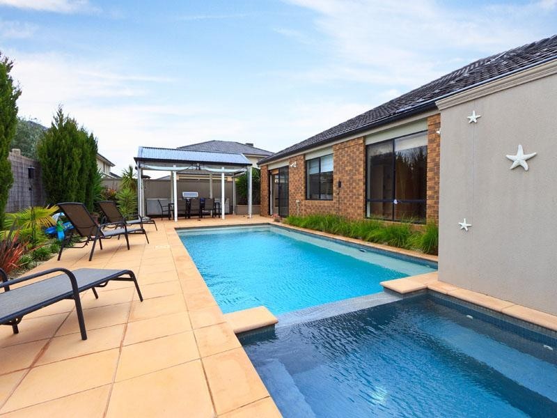 3 Serpentine Court, Waterways VIC 3195