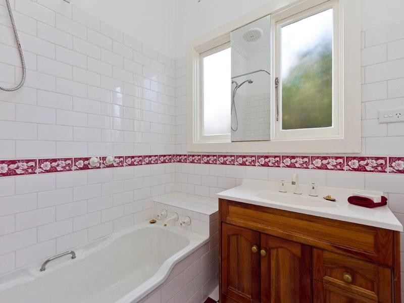 20 Evesham Road, Cheltenham VIC 3192