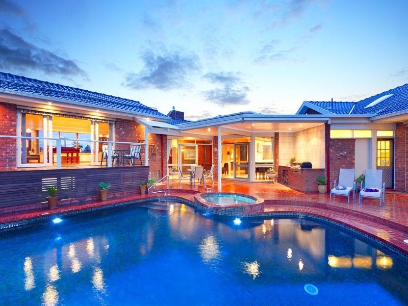 2 Bardoel Court, Dingley Village VIC 3172