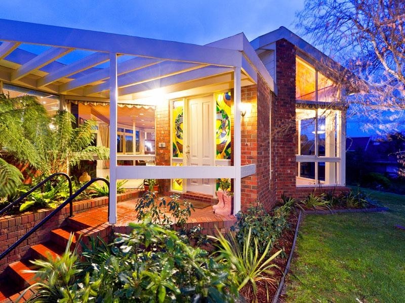 2 Bardoel Court, Dingley Village VIC 3172