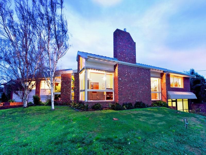 2 Bardoel Court, Dingley Village VIC 3172