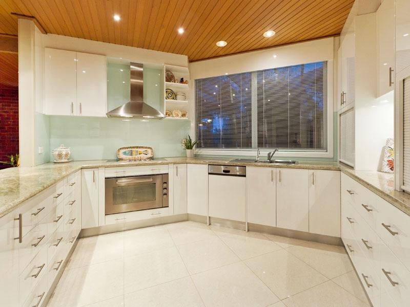 2 Bardoel Court, Dingley Village VIC 3172