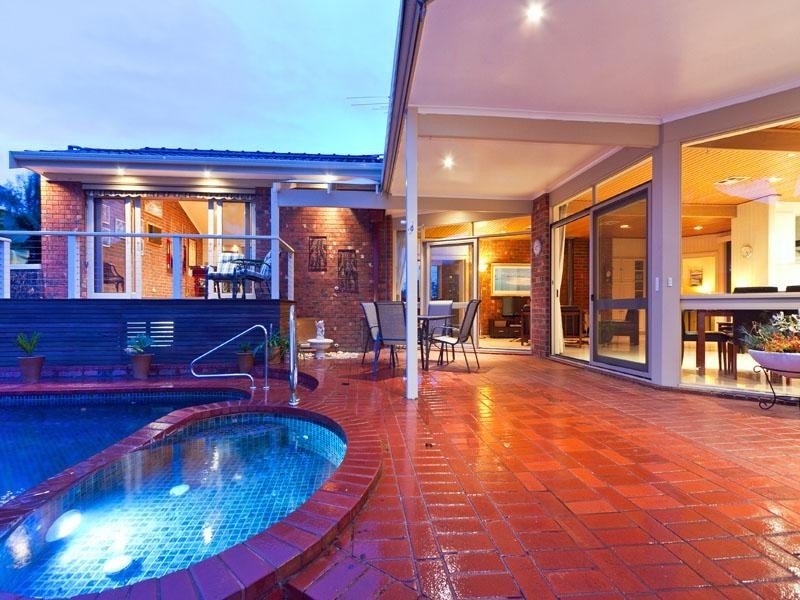 2 Bardoel Court, Dingley Village VIC 3172