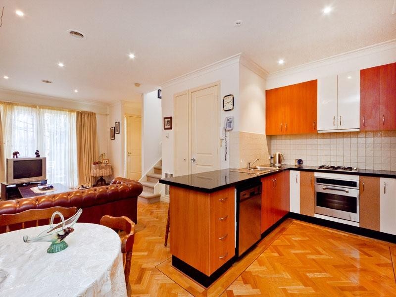 2/28 Clairmont Avenue, Bentleigh VIC 3204