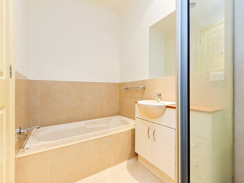 2/28 Clairmont Avenue, Bentleigh VIC 3204