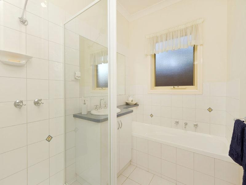 2B Alden Court, Cheltenham VIC 3192