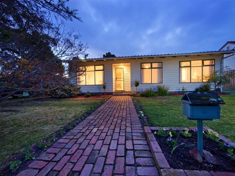 1 Ward Street, Cheltenham VIC 3192